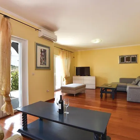 別荘 Kneza Trpimira I トロギール