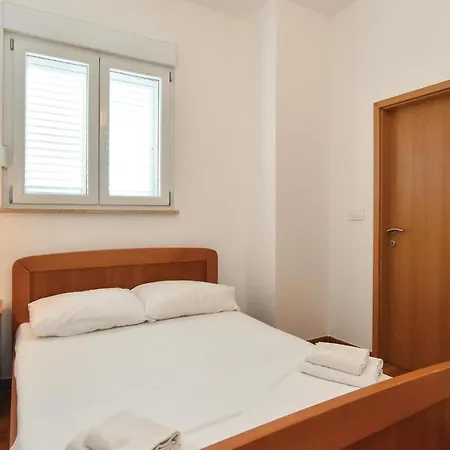 Kneza Trpimira I 別荘 トロギール