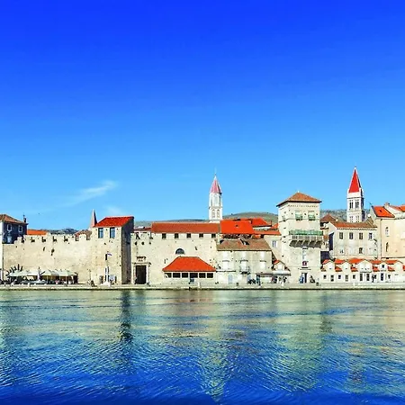 Kneza Trpimira I * Trogir